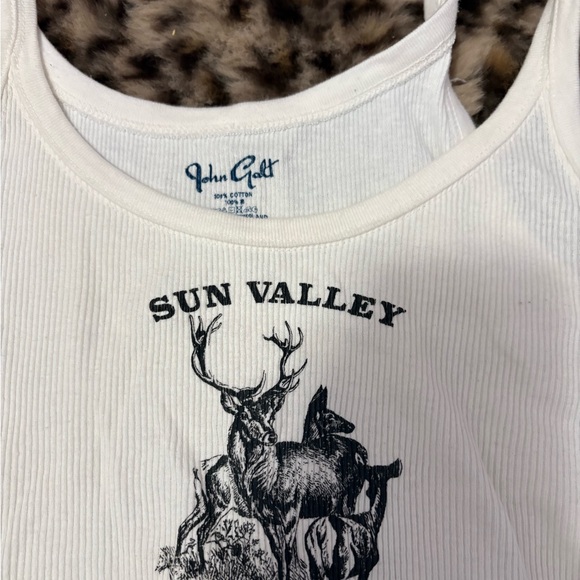 brandy melville tank - Picture 2 of 3